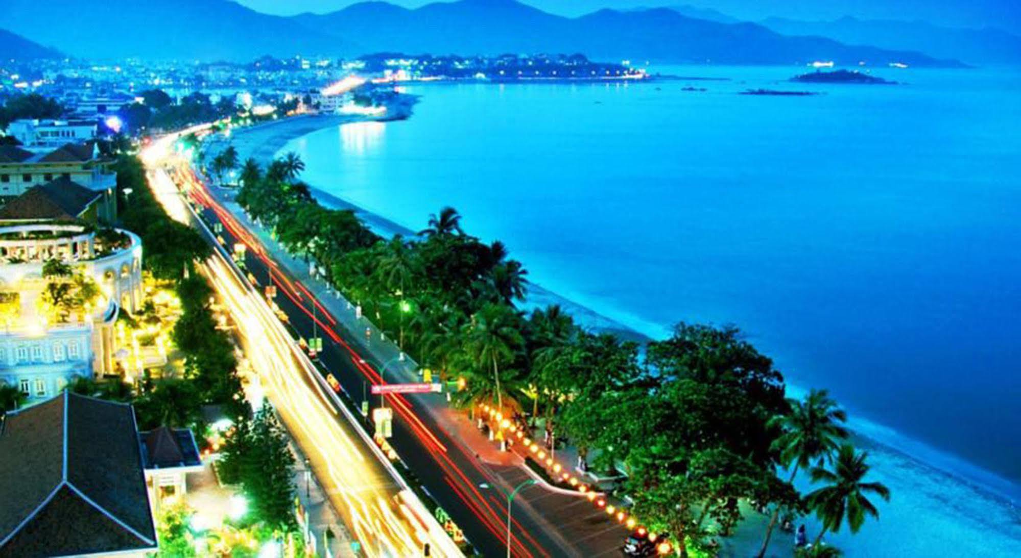 Aurora Nha Trang Hotel Exterior photo